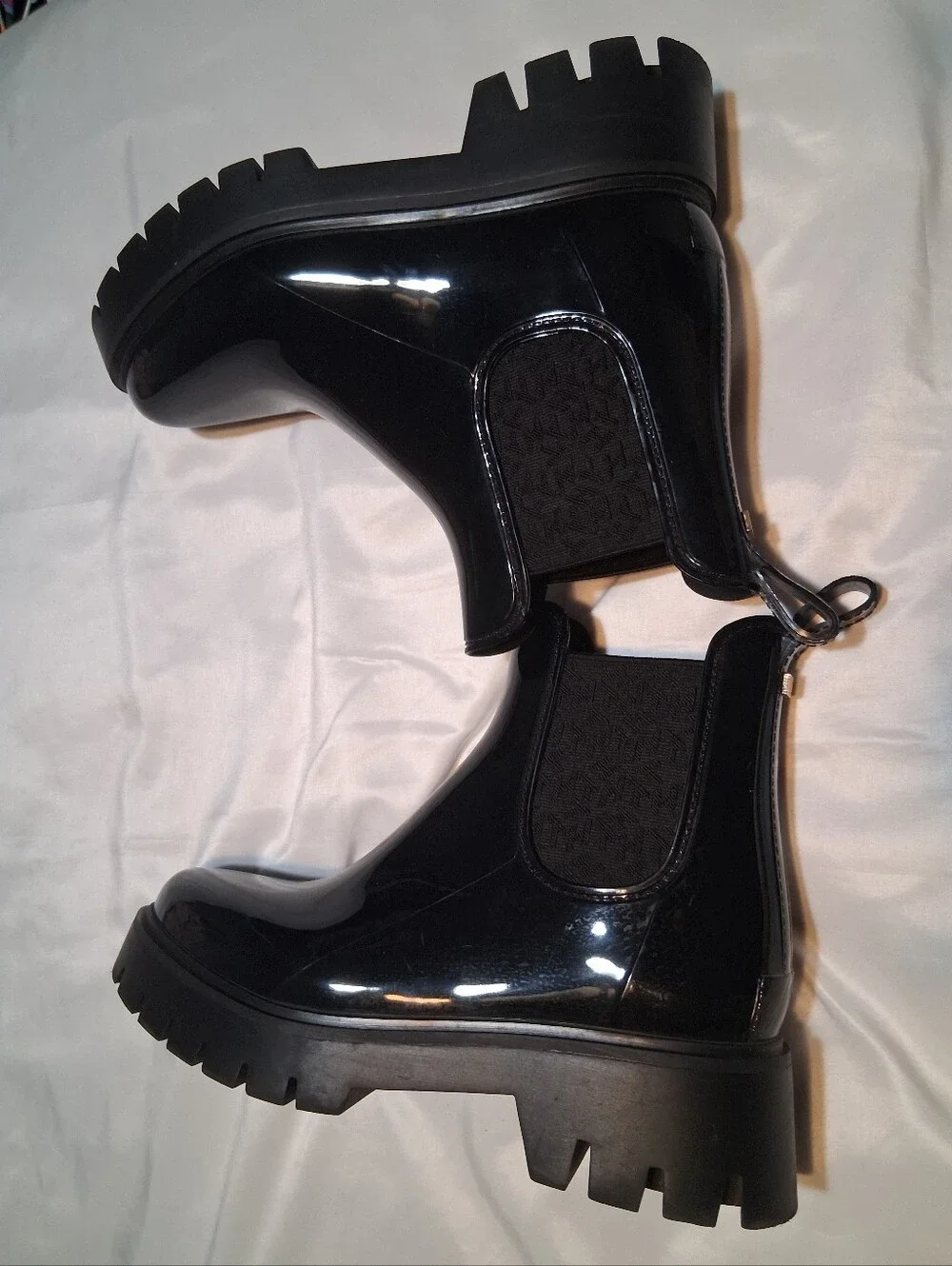Tommy Hilfiger Black Glossy Lug Sole Rain Boots 8M Chelsea Casual Gorpcore Fall